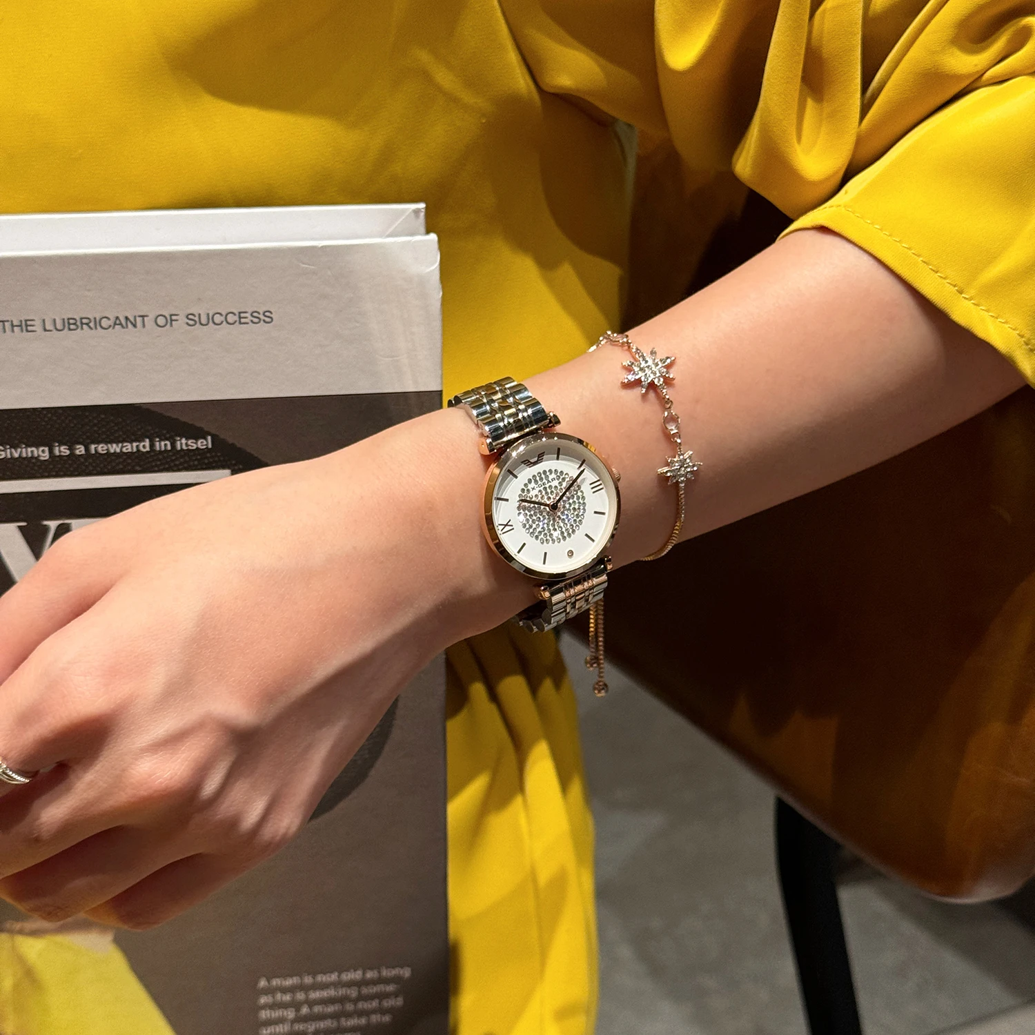 ساعات الزوجين الجديدة – حزام من الفولاذ المقاوم للصدأ، هدية أنيقة من الكوارتز التناظرية له ولها