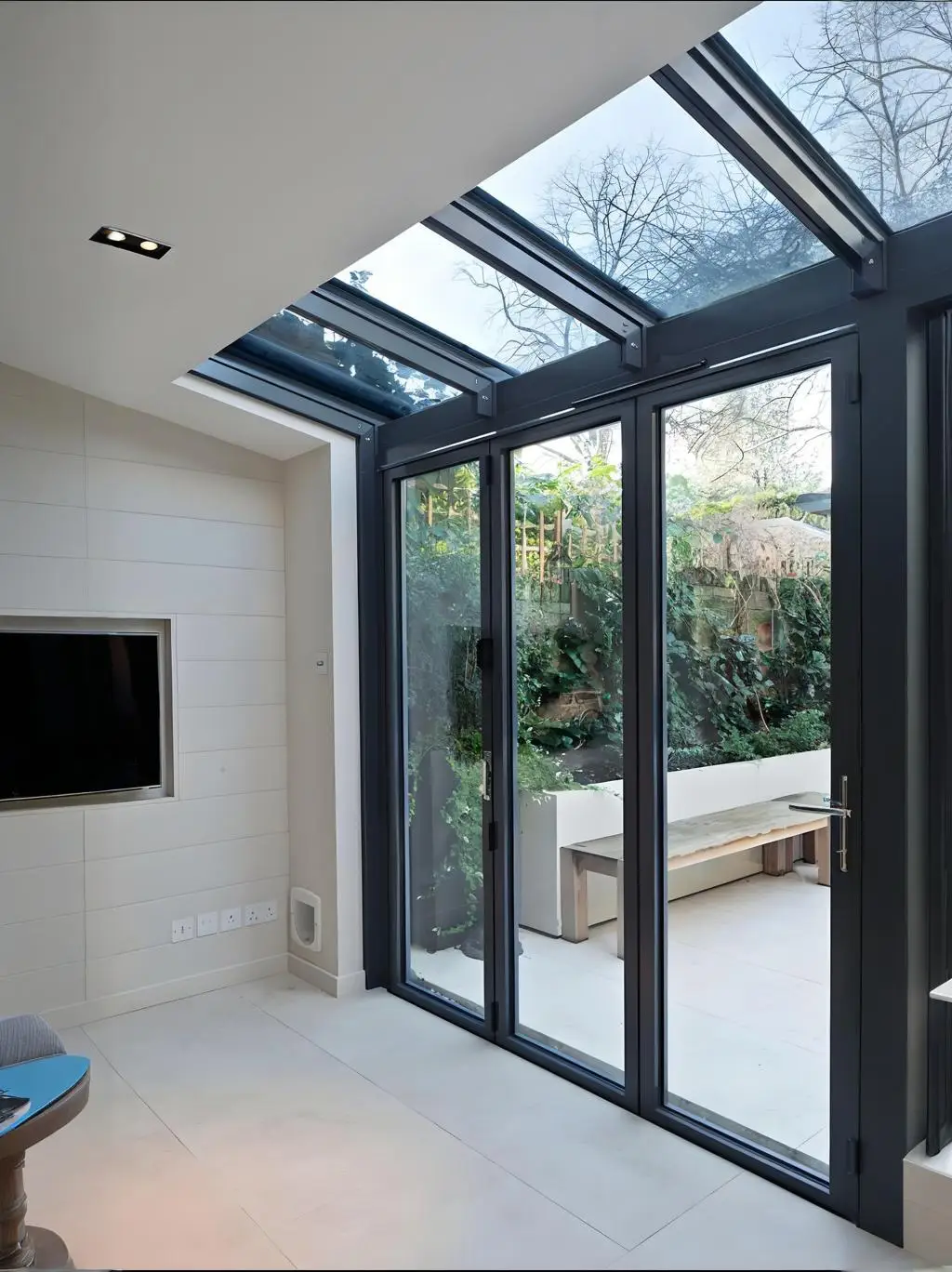 باب منزلق قابل للطي من Sixinalu مع شاشات، أبواب دخول الأكورديون الداخلية الخارجية، ألومنيوم مزدوج الزجاج، حديقة منزلية مخصصة