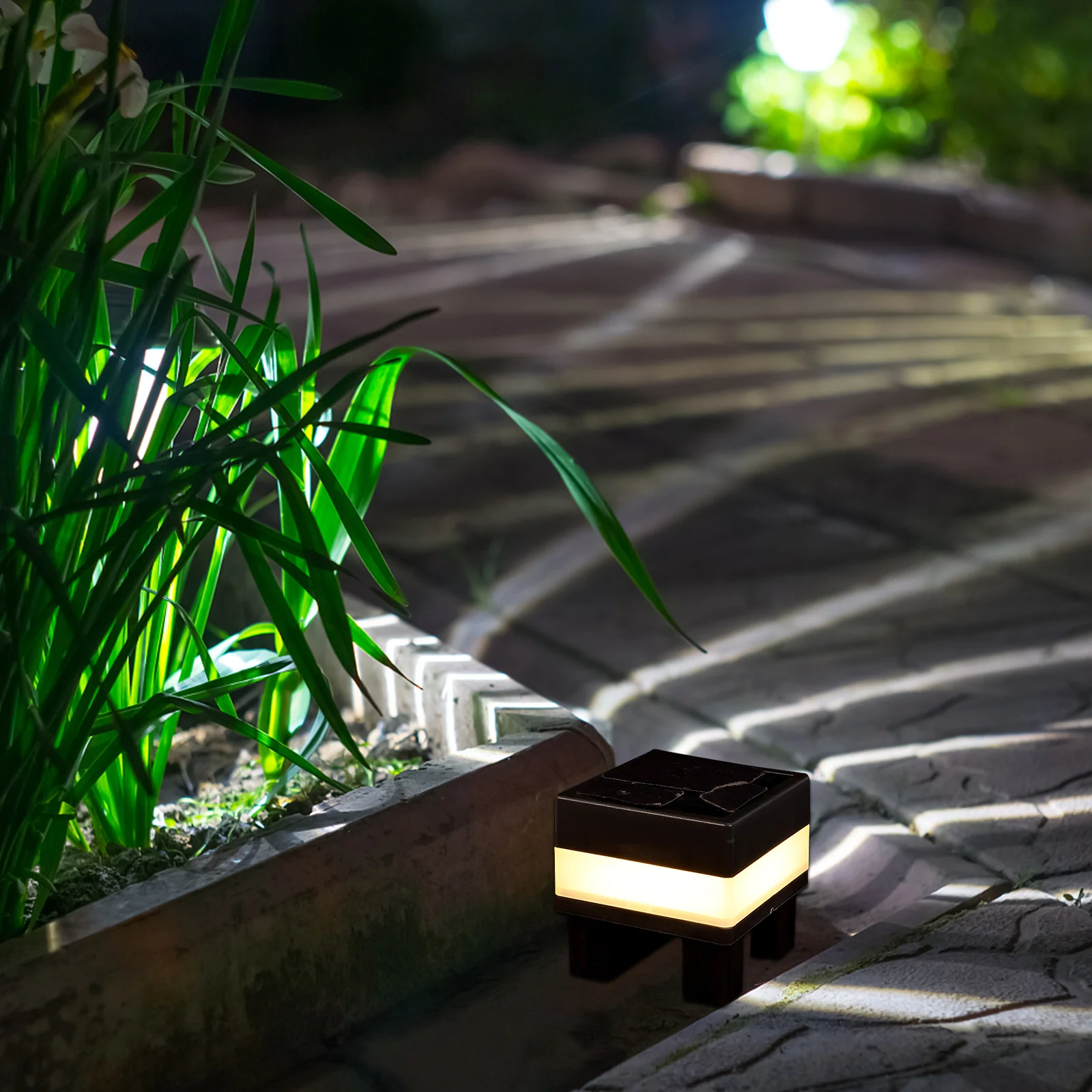 

1pc Solar Powered Pillar Light Waterproof Garden Outdoor Pillar Light Fence Lamp For Courtyard Pathway Decor Led Lighting