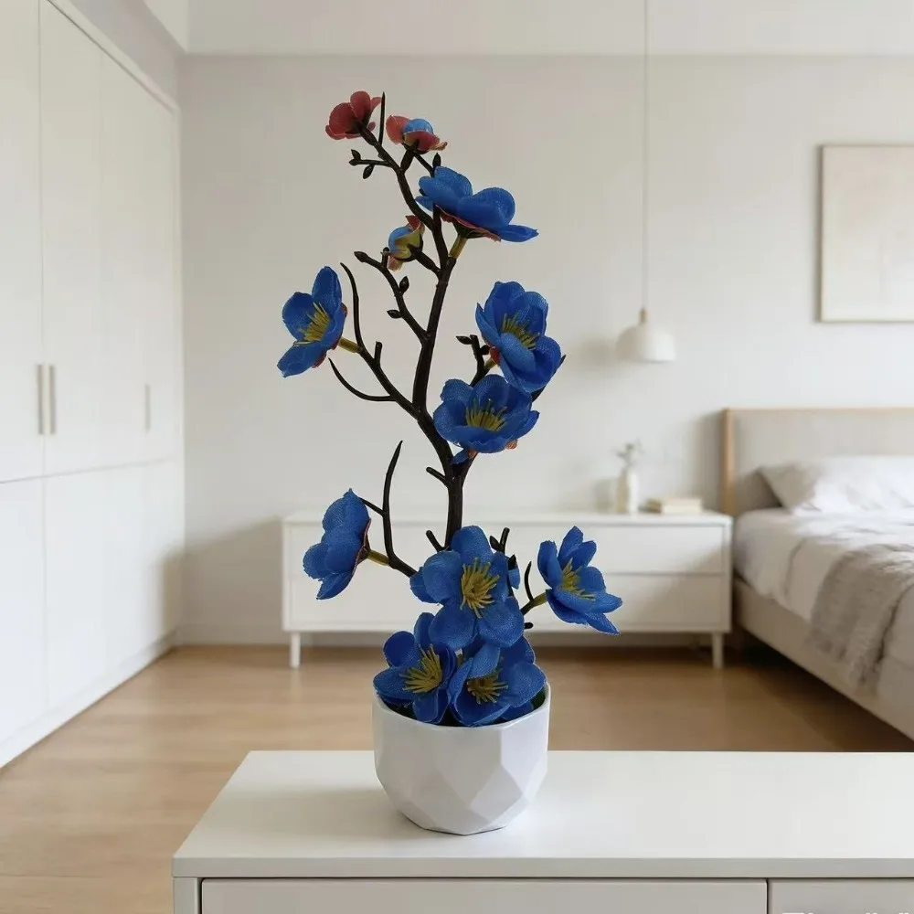 Rote Künstliche Pflaumenblüten-Topfpflanze Kleiner Mehrblüteniger Künstlicher Winterblüten-Bonsai mit Weißem Kunststofftopf – Detail 3