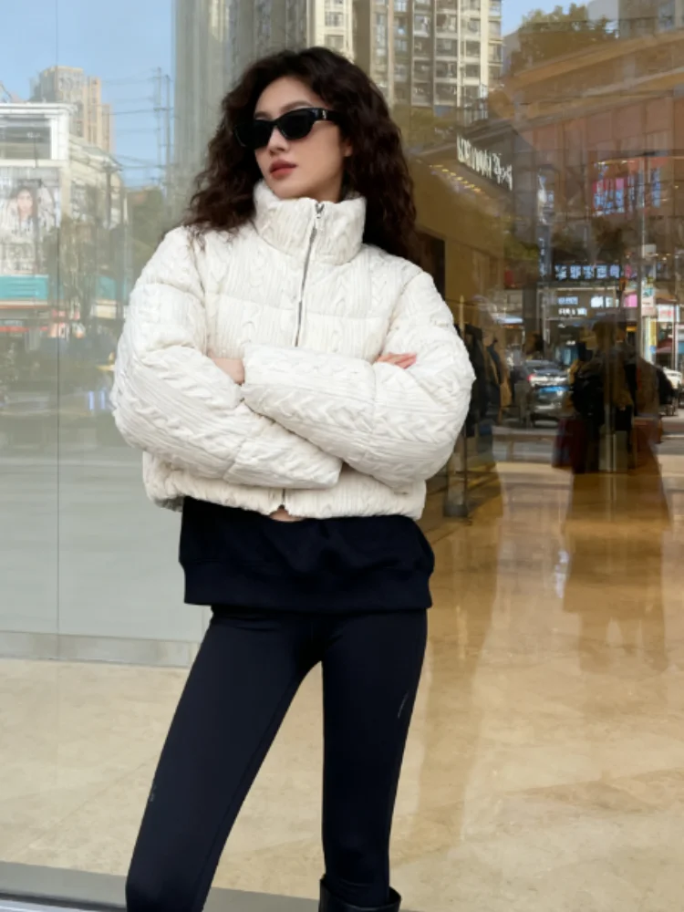 

Вязаные короткие пальто с жаккардовым принтом, женские толстые теплые куртки на молнии с воротником-стойкой и хлопковой подкладкой, 2024, зимняя женская шикарная офисная верхняя одежда