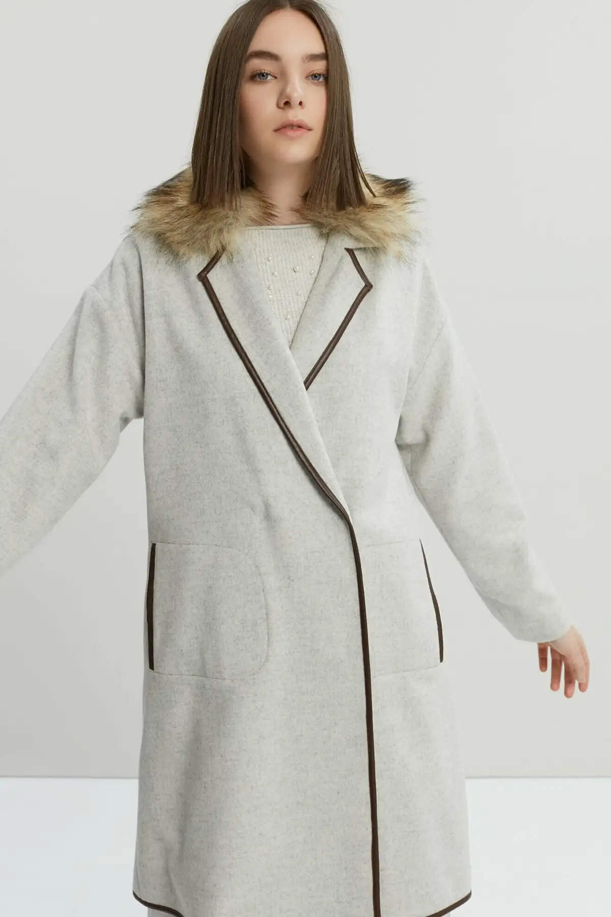 Manteaux en cuir à manches longues et col en fourrure gris clair pour femmes, épais, élégants, mode hiver automne 2021