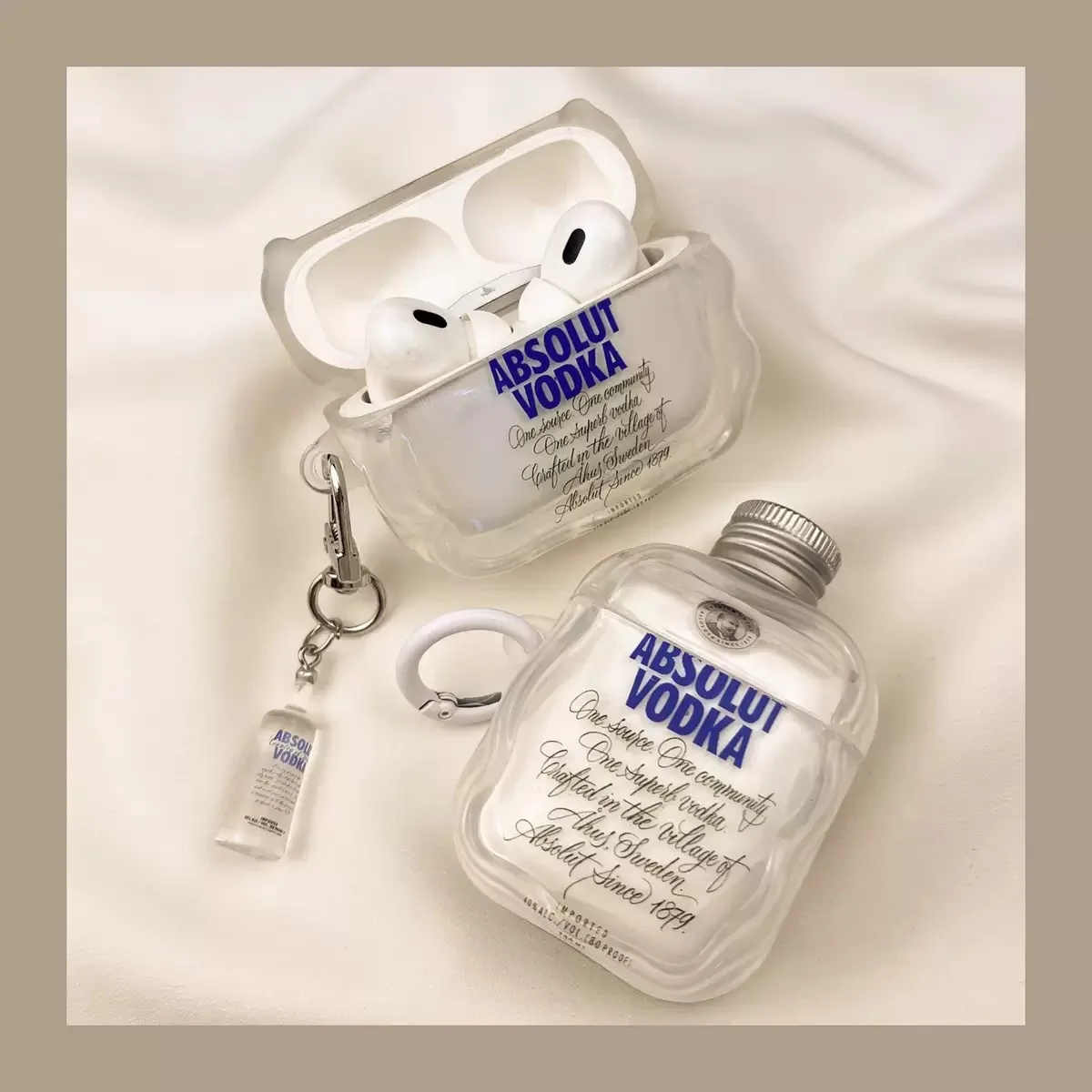 Nueva Funda para AirPods de Absolut Vodka, Transparente, con Forma de Botella y Llavero de Mini Botella, para AirPods Pro 2, Funda Creativa para AirPods Pro 3
