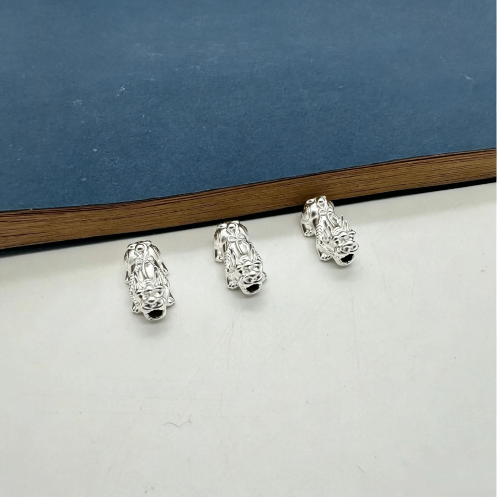 999 Pure Silver Accessories DIY Handmade Lucky Beast Baby Accessories Wealth Attraction Red Rope Jewelry for Unisex Wear
