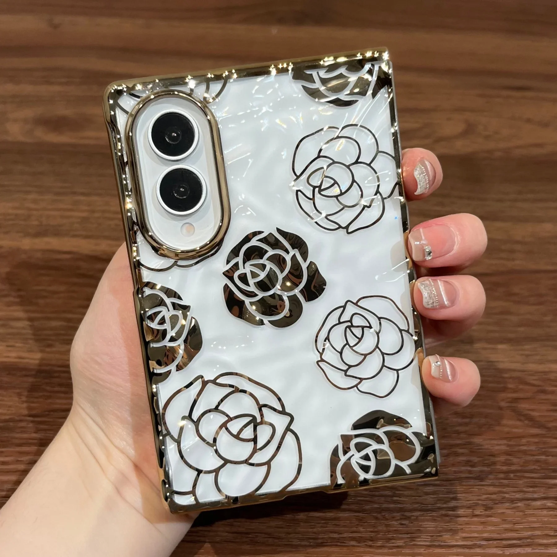 Luxury Electroplating Wrinkles Rose Clear Case with Water Drop Bracelet for Samsung Galaxy ZFold8 Fold8 Fold8 Stylish Back Cover