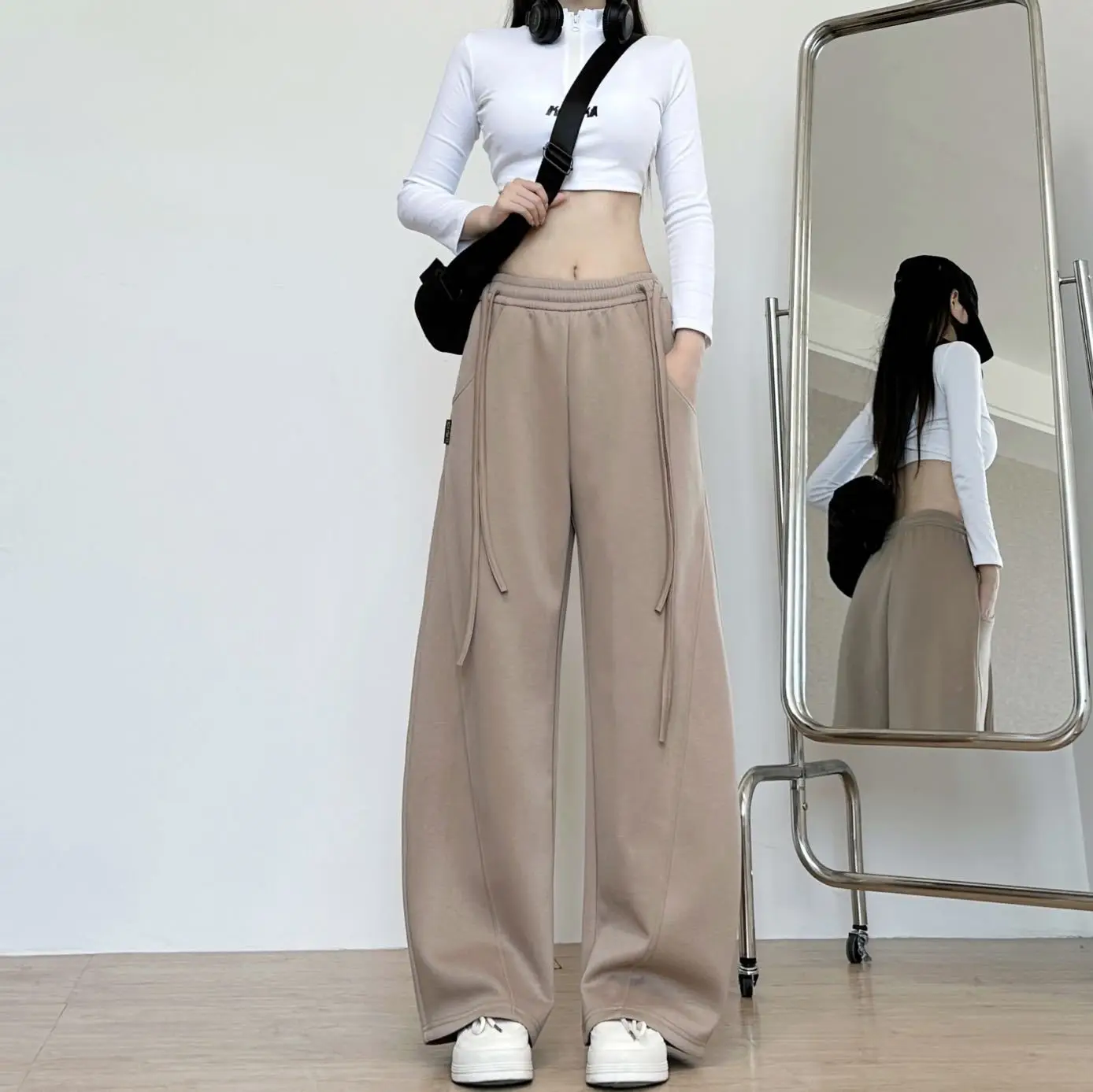 2023 New Autumn and Winter Solid Color Banana Pants Black Technology Air Layer Fabric Women's European and American Style Women'