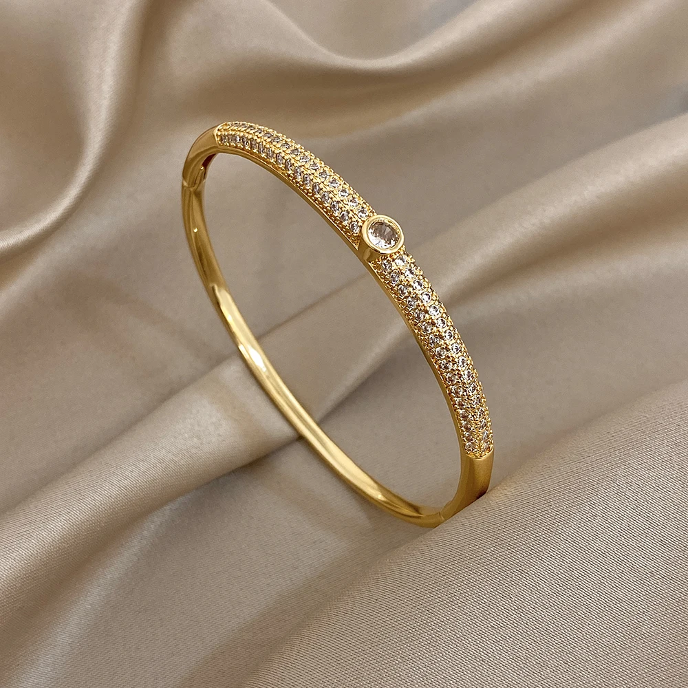 

DODOHAO Luxury Gold Plated Bracelet Shining Zircon Cuff Bracelet for Women Minimalist Geometric Round Spring Bangle Jewelry Gift