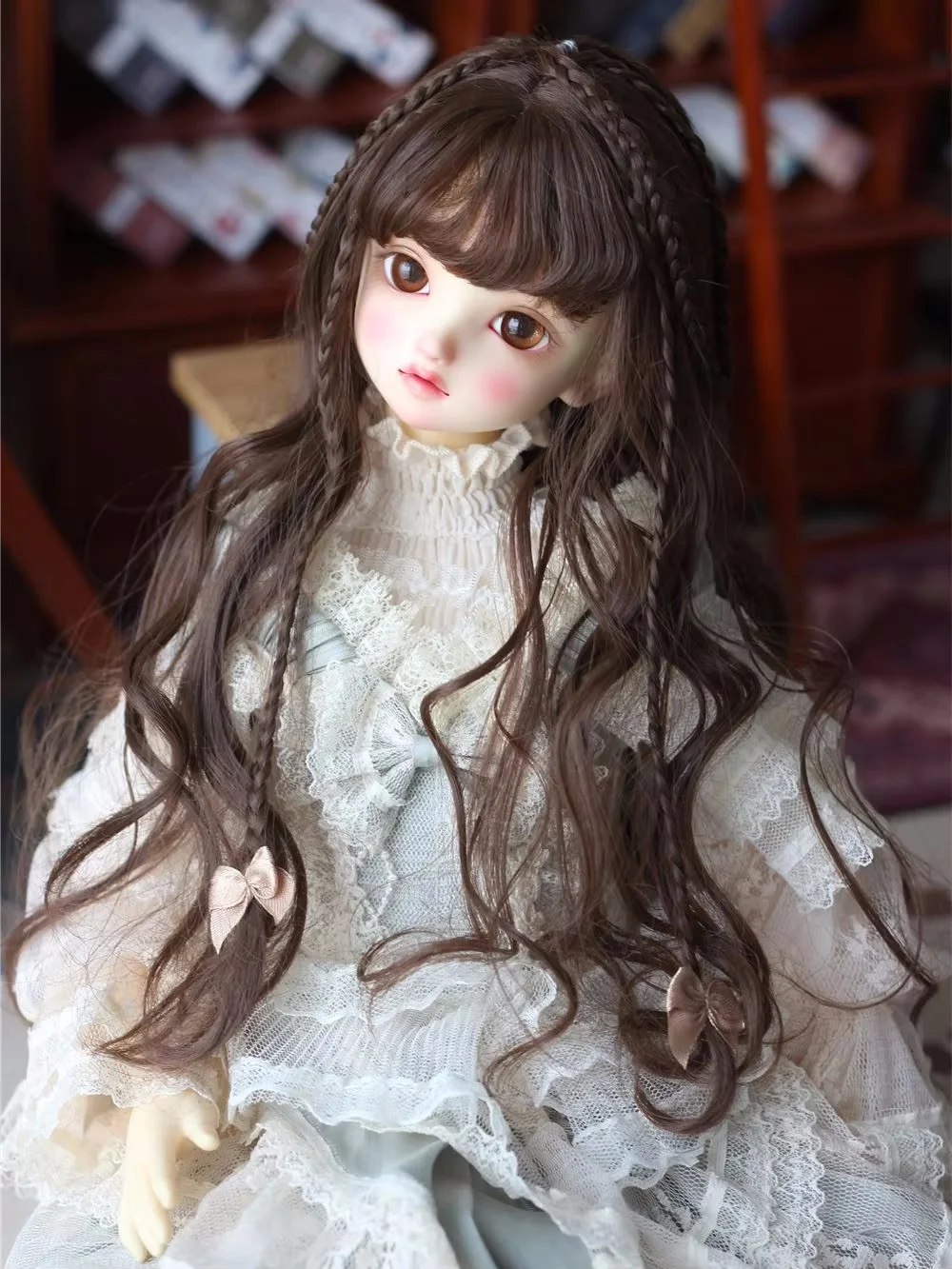 Bjd/sd boneca peruca elegante marrom meninas brinquedos 1/3 1/4 bonito macio leite seda longa trança estilo antigo cabelo encaracolado presentes boneca acessórios