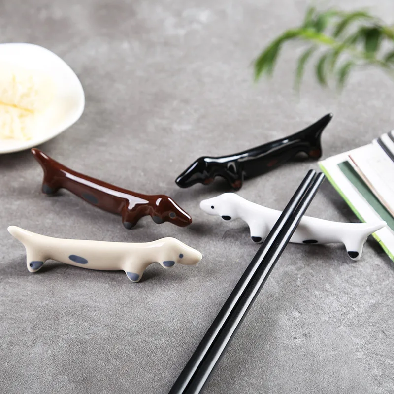 

Керамический держатель для палочек для еды с животными, креативная колбаса, собака, обеденный стол, маленькое украшение, отель, ресторан, подушка для палочек для еды