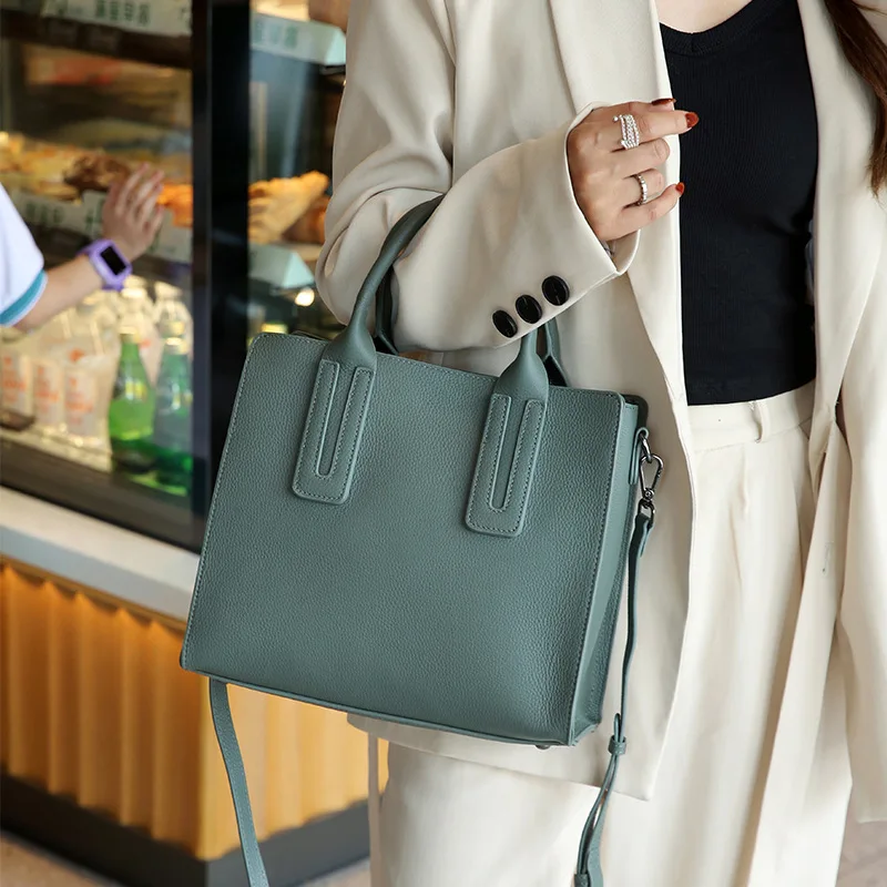 

2024 New Simple Atmosphere Genuine Leather Handbag Commuter Fashion Women's Bag Large Capacity Single Shoulder Crossbody Bag