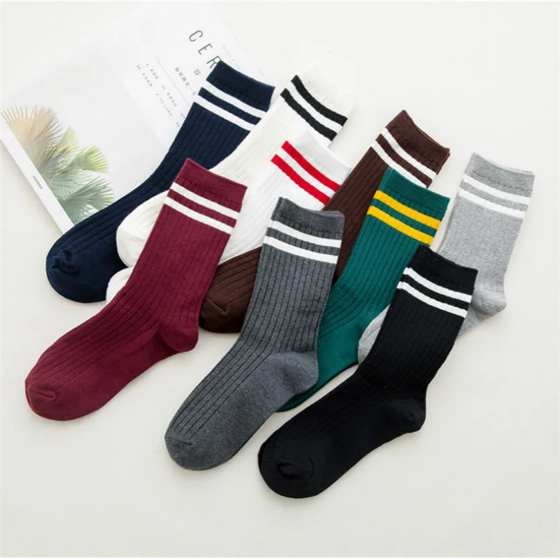 Lustige Nette Japanischen Hohe Schule Mädchen Baumwolle Lose Striped Crew Socken Bunte Frauen Sox Harajuku Designer Retro Gelb Weiß