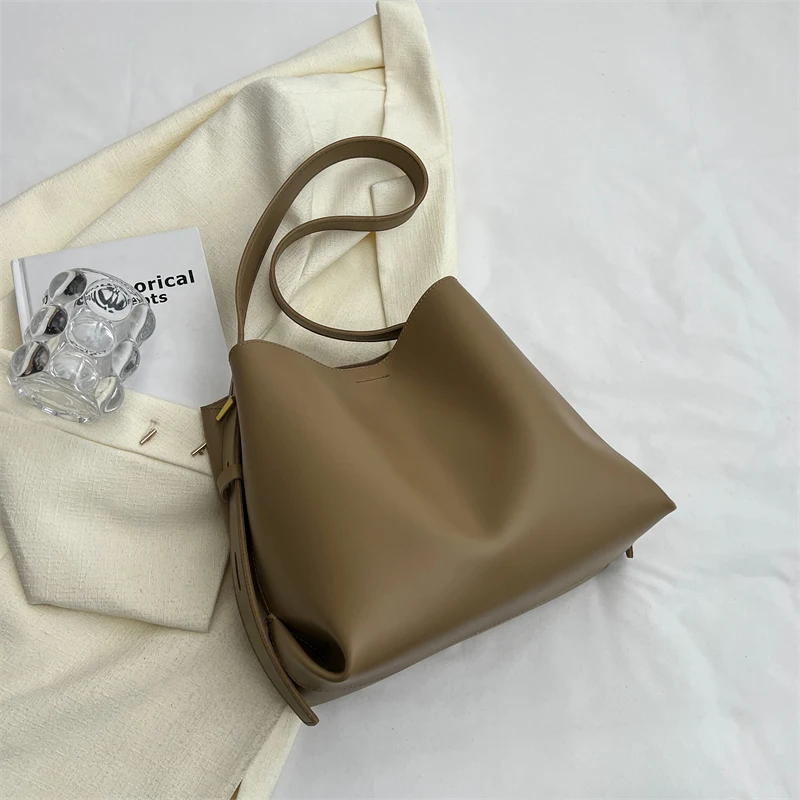 Large capacity One Shoulder Bag For Women 2023 New Fashion Bucket Bag Luxury Designer PU Leather Tote bag Femal Messenger Bag