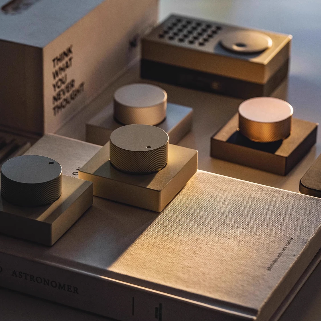 

ANTICATER VK01 Desktop Knob Dual Mode Wireless Bluetooth Knob Custom Control Knobs Aluminium Alloy Independent APP PC Accessory