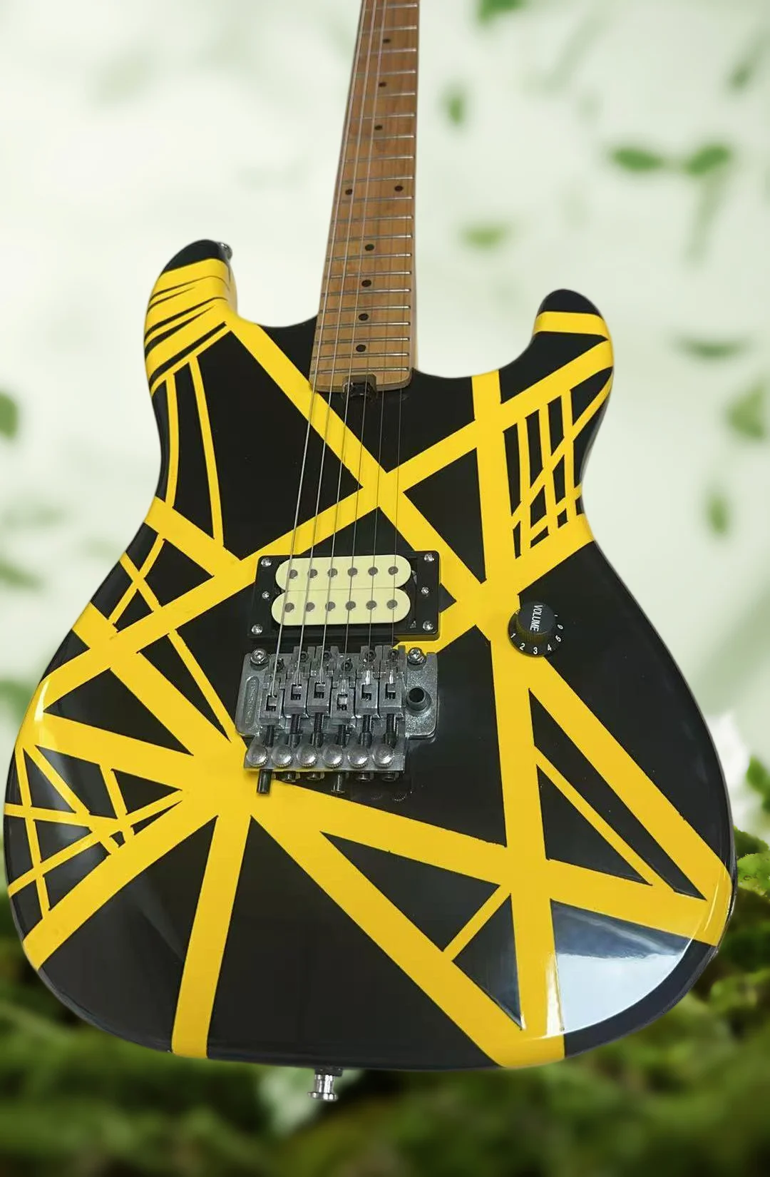 

Гитара Bumblebee Black/Yellow Striped Series в стиле Wolf g a ng Pup Floyd Rose Fat Bras