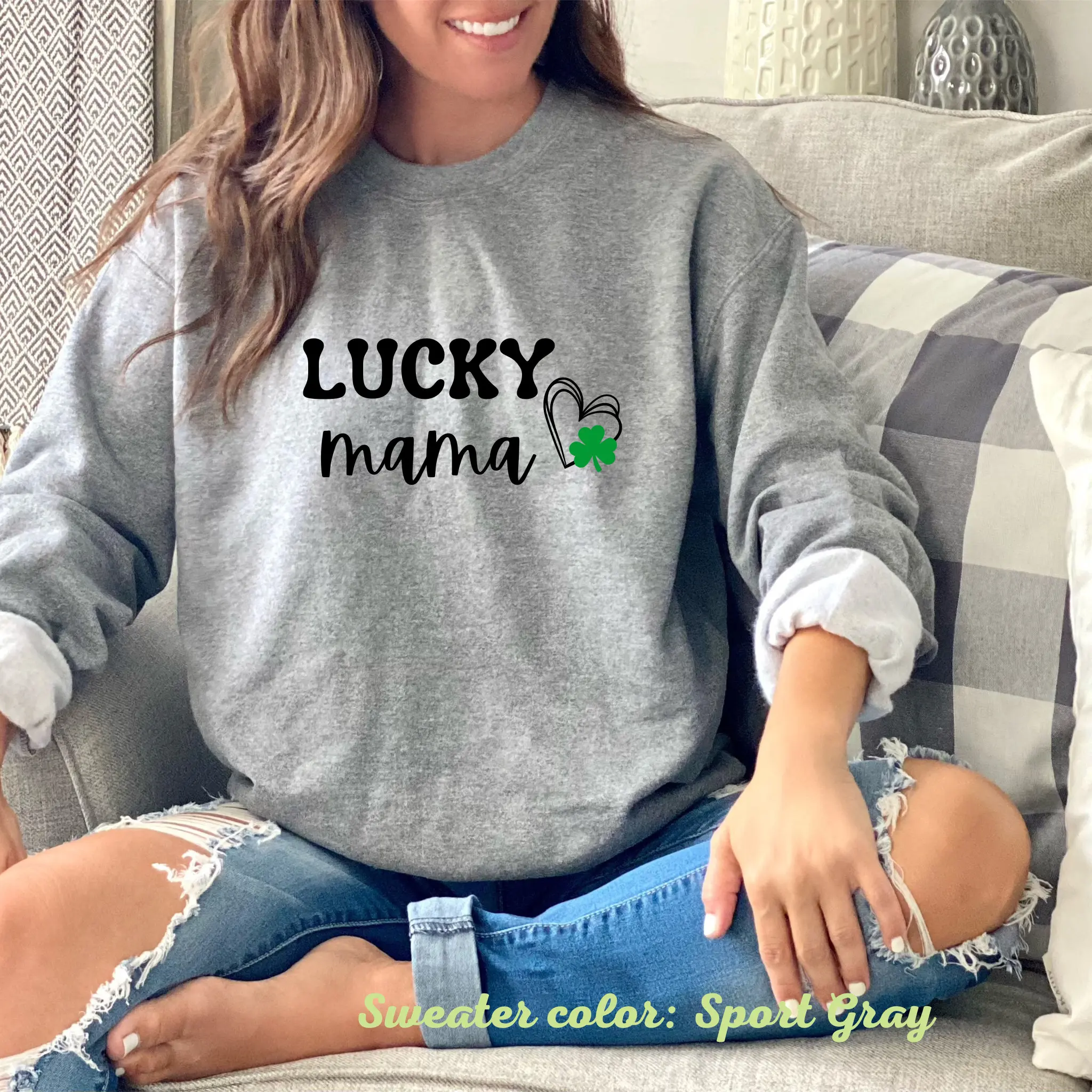 

Lucky Mama Clover St. Patrick's Day Women Sweatshirt Lucky Grass for Mother St. Patrick's Day Sweater Famliy Clover Clothes