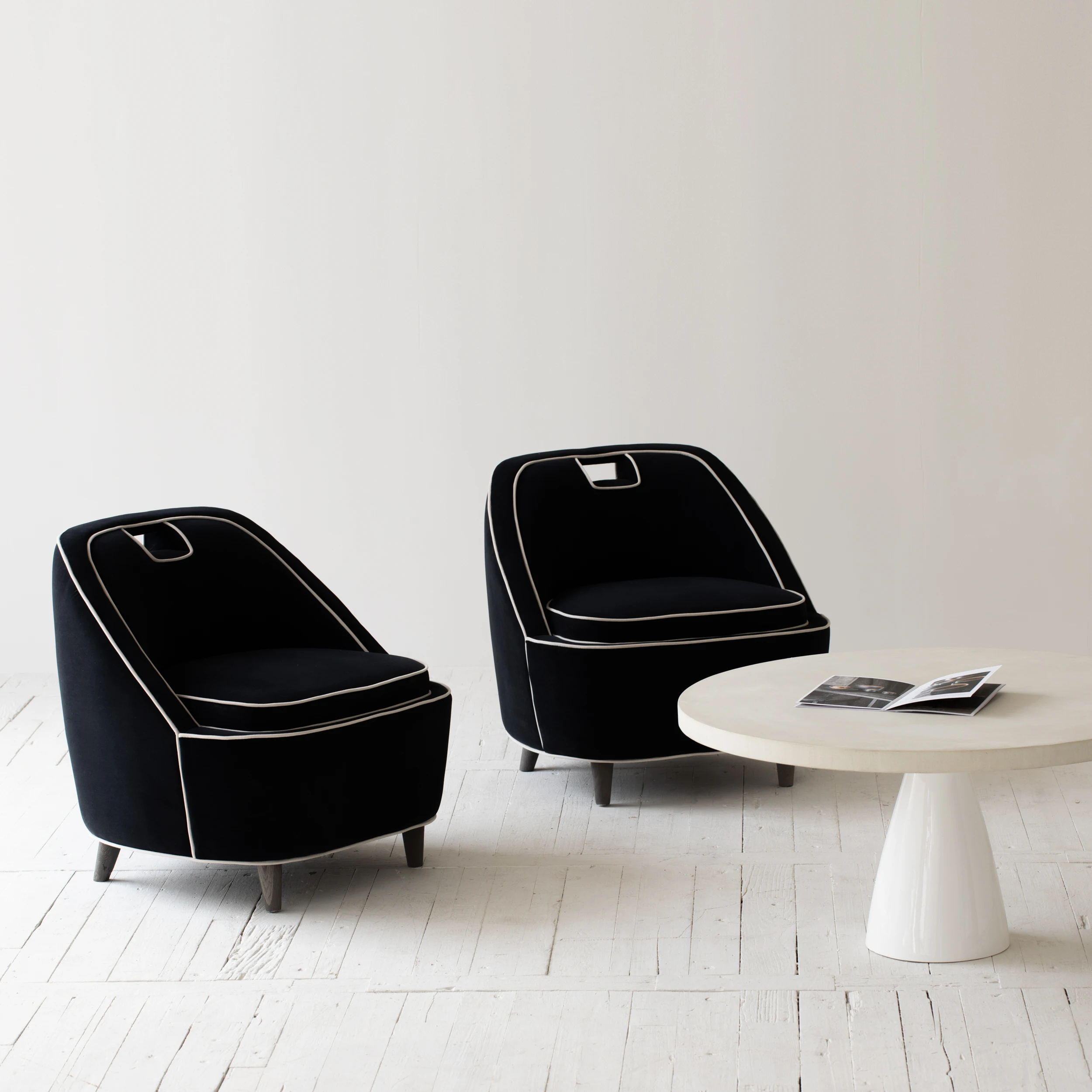 

Classic bedroom furniture avant garde style modernism comfortable black velvet lounge chair armchair sofa set