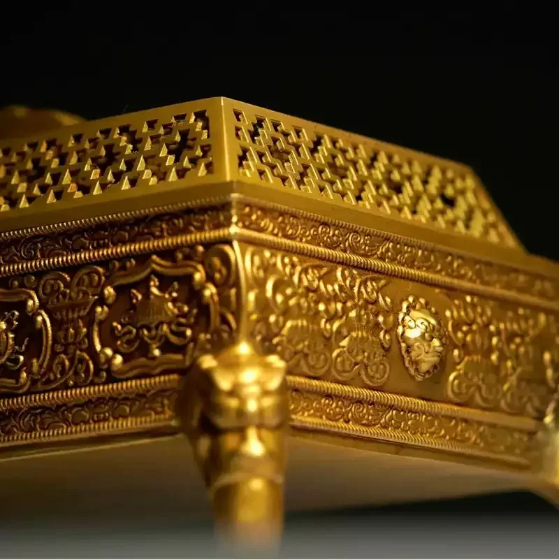 Antique Copper Hollow Incense Burner Tibetan Style Buddhist Home Decor Indoor Aroma Box for Meditation Hall Offering Zen