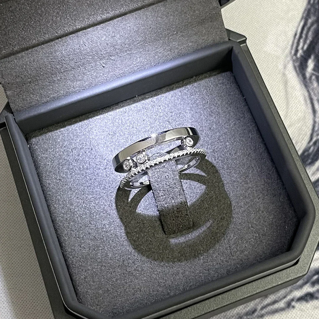 

925 Sterling Silver Luxury Jewelry Three Diamond Women's Ring Wedding Ring. Moving Diamonds.