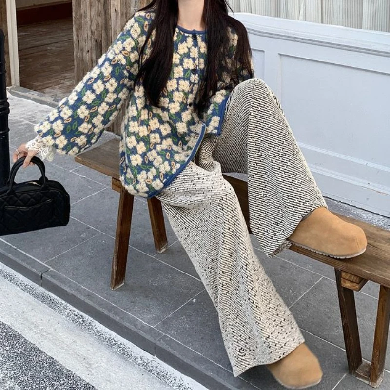 

A Niche Jacquard Sweater Cardigan for Women with A Lazy Autumn and Winter Style, Loose and Casual Knitted Jacket Top