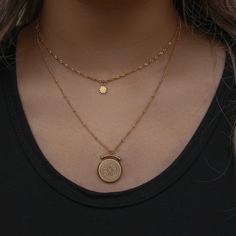 E.B.belle Center of the Univer - огляд і ціна Coin Necklace Delicate