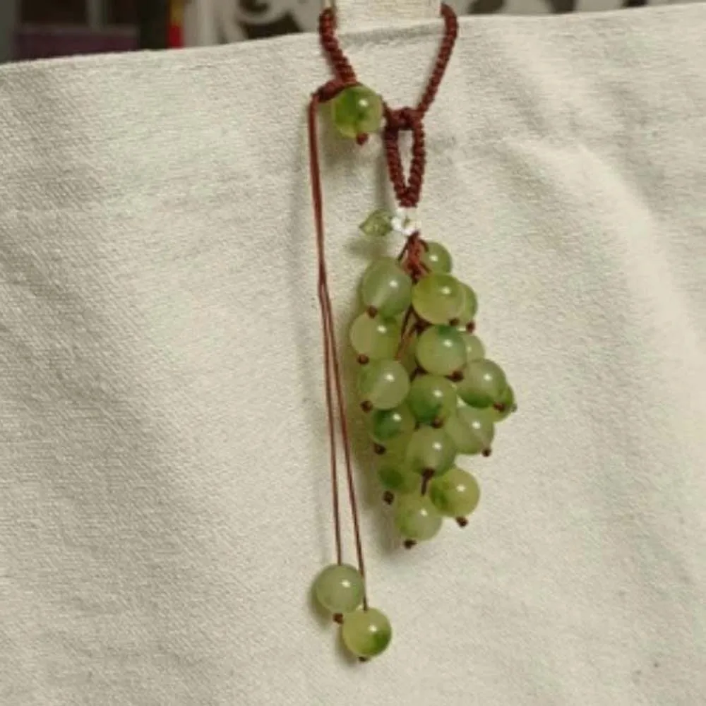 

Elegant Grape Cluster Pendant Alloy Green Crystal Grape Phone Chain Key Ring Polyester Gradient Beads Woven Pendant Backpack