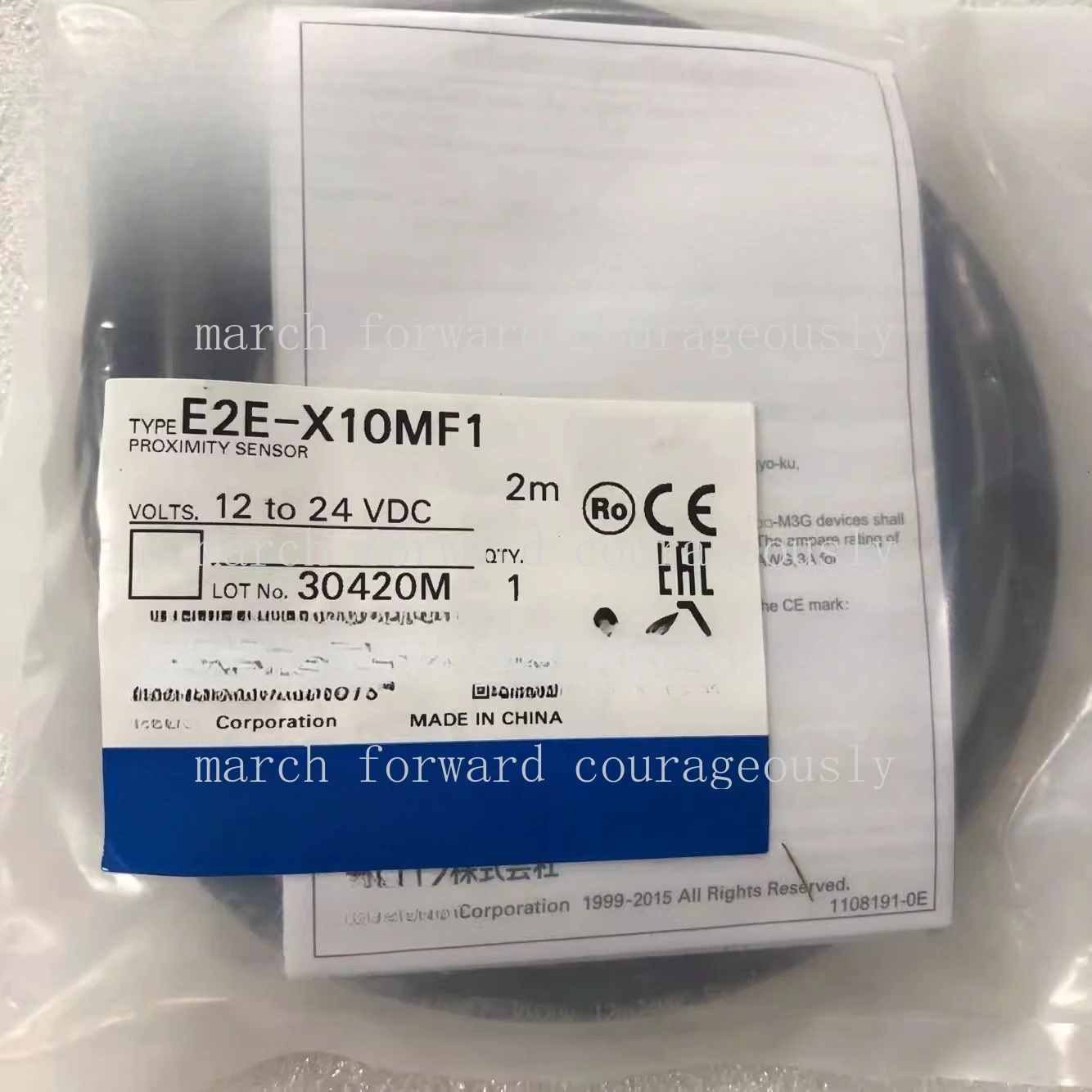 

Оригинальный и подлинный датчик приближения Omron E2E-X10MF1 2M