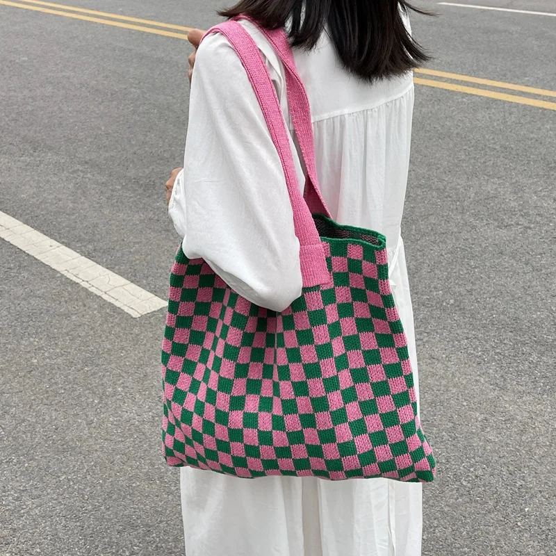 Y2K Vintage Checkered Crochet Tote Shopper Bag Retro Minimalism Contrast Color Fashion Knit Handwoven Soft Hook Black and White