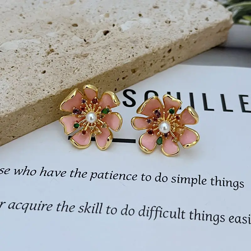 

New Style, Fashionable, Light Luxury, Fresh Sweet Inlaid Enamel Glazed Zircon Glass Pearl Pink Large Flower Metal Stud Earrings