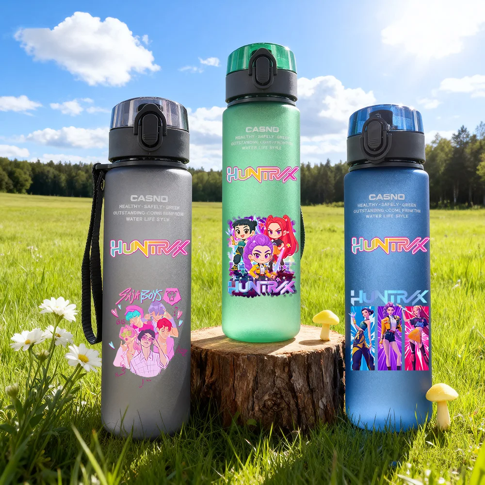 

KPop K-Pop: Охотники на демонов560 мл Анимированный фильм HUNTR/X Rumi Mira Zoey Jinu Celine Пластиковая чашка для воды Бутылка для подарков для детей