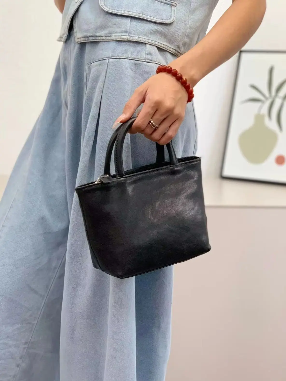 

Genuine Cowhide Leather Women Handbag Luxury Designer Small Shoulder Crossbody Purses Bag for Woman Cowhide Female Tote Bag 2026