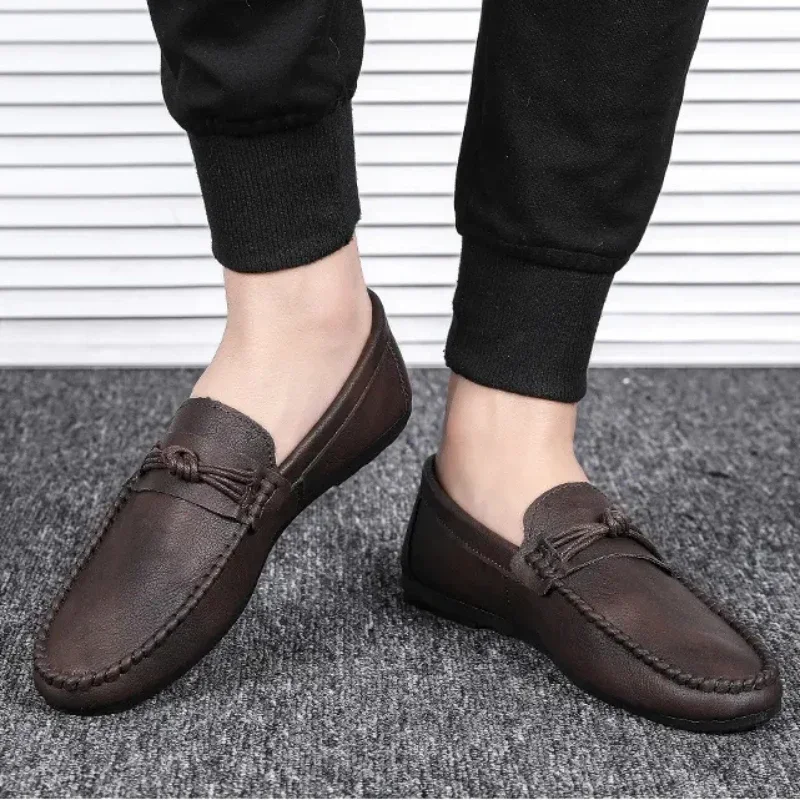 Men Casual Shoes 2024New Men\'s Loafers Comfortable Flat Casual Shoes Men Breathable Moccasins Slip-On Soft Leather Driving Shoes