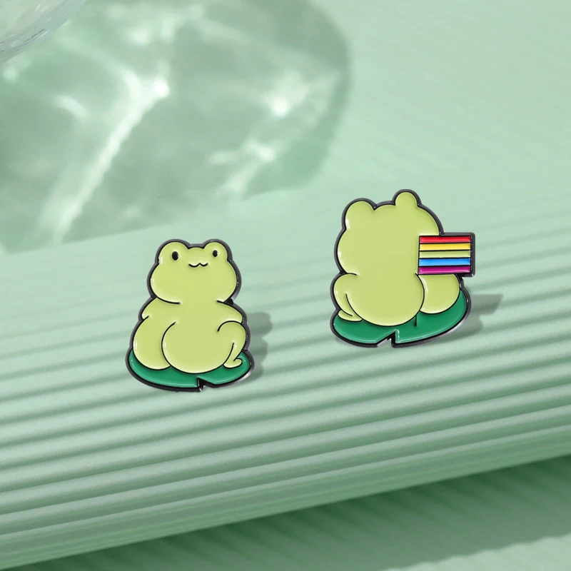 Cute Green Frog Enamel Pins Custom LGBT Rainbow Flag Brooches Lapel Badges Animal Jewelry Gift for Friends