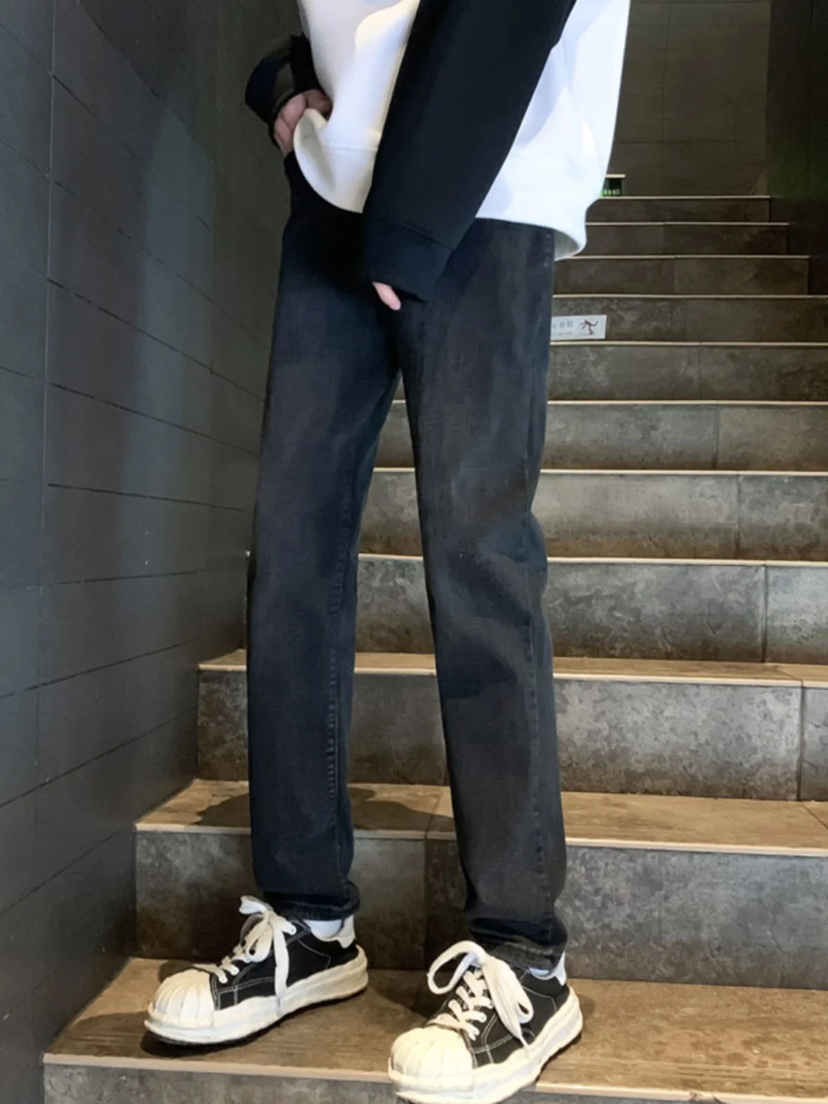 

Slim Fit Black American Style Men's Jeans High Street Vibe Straight Leg Long Pants Cool Trendy Wear Resistant Jeans