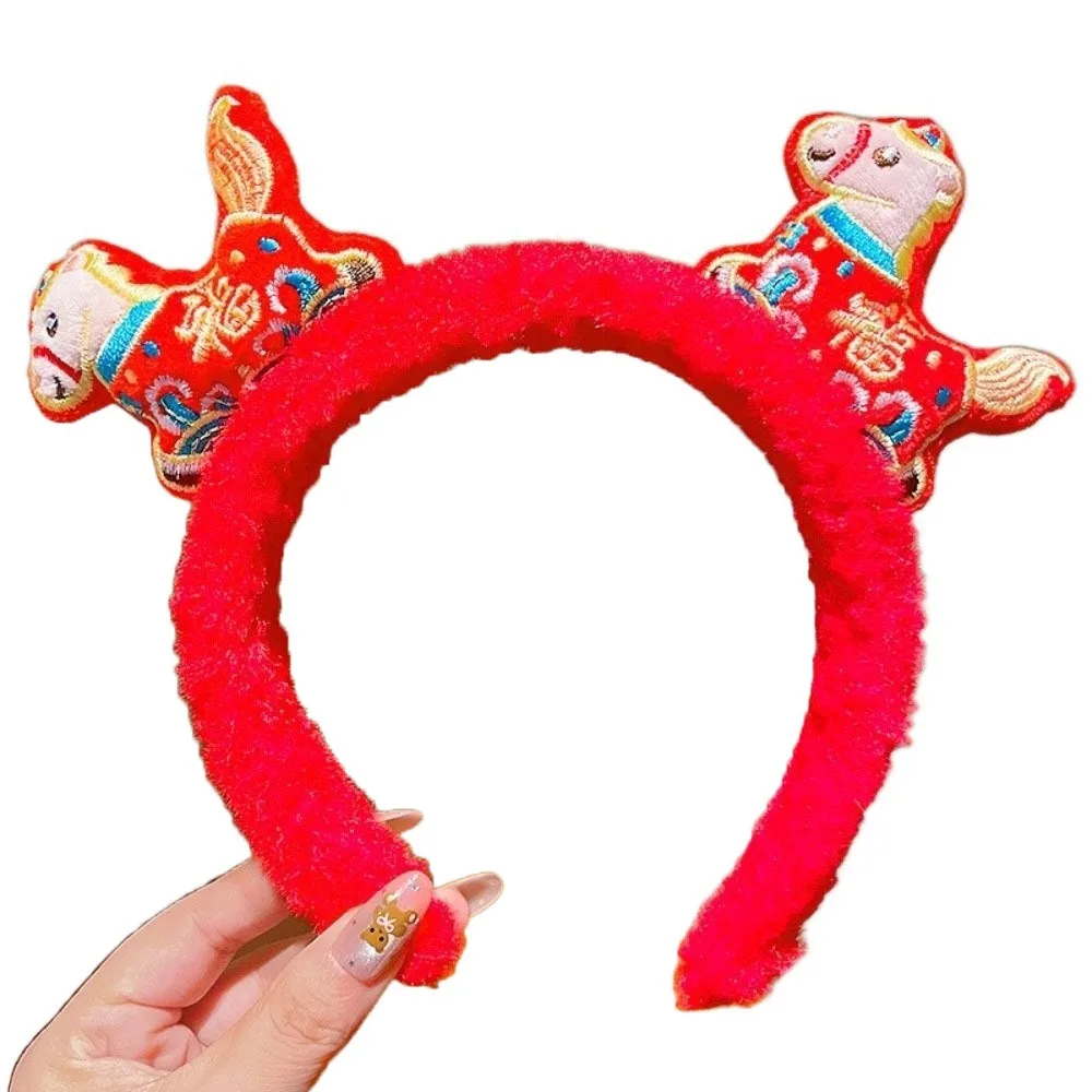 

Happy Decorative Hair Band Cartoon Horse Hair Hoop Pony New Year Headband Red Headwear New Year Headpiece New Year Dress Up