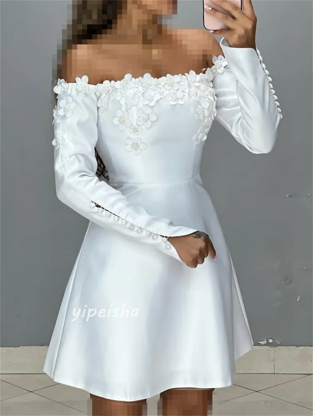 カスタマイズされたモダンなスタイルのクラシックな手作りフラワービーズボタンAラインオフショルダーミニドレスオーダーメイドオケージョンドレス