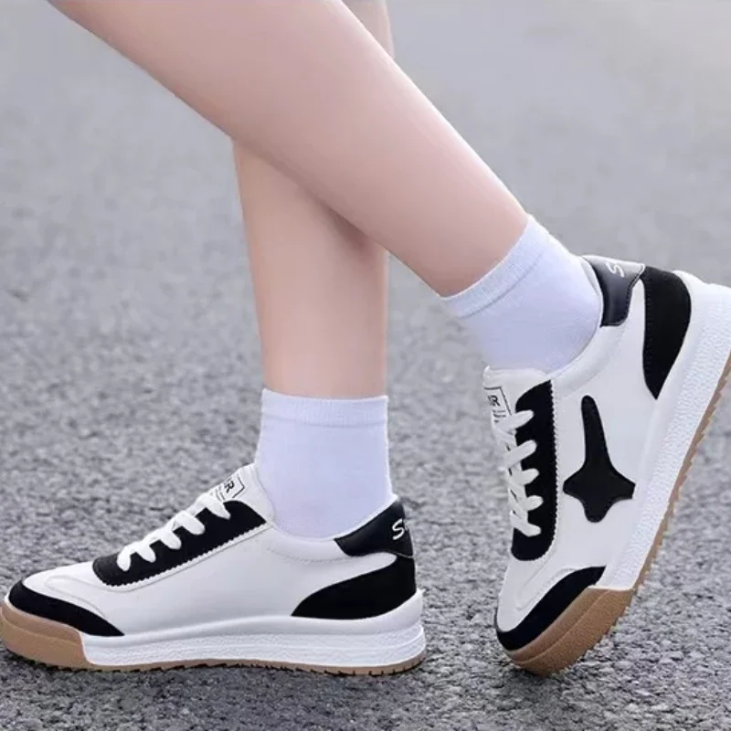 Zapatillas criança sapatos de tabuleiro crianças 2024 outono novas meninas sapatos esportivos de sola macia meninos anti-skid tênis branco кроссо kukusет kuе