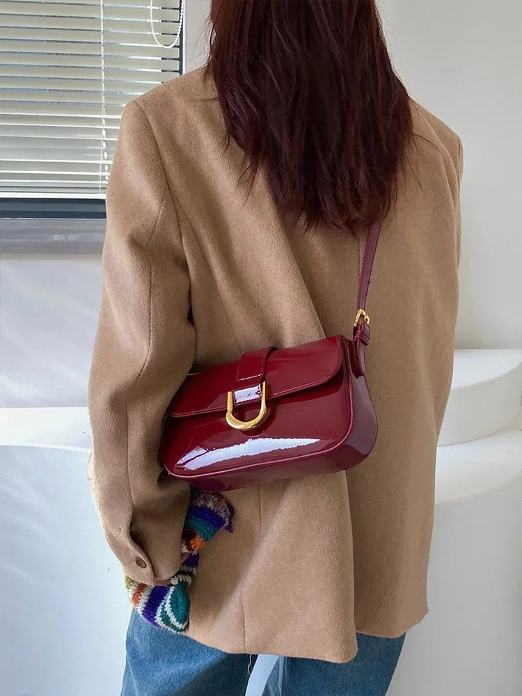 Retro Patent Leather Shoulder Bag For Women Luxury Flap Crossbody Bag Solid Color Underarm Bag Red Crossbody Bag Lady Handbag