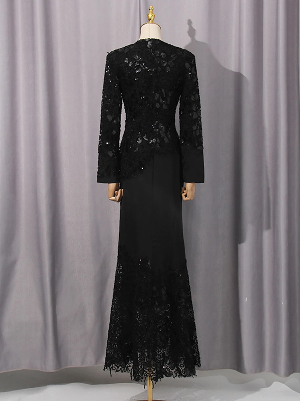 Abito lungo maxi a maniche lunghe sottile con paillettes in rete impiombata da donna Modphy tinta unita elegante