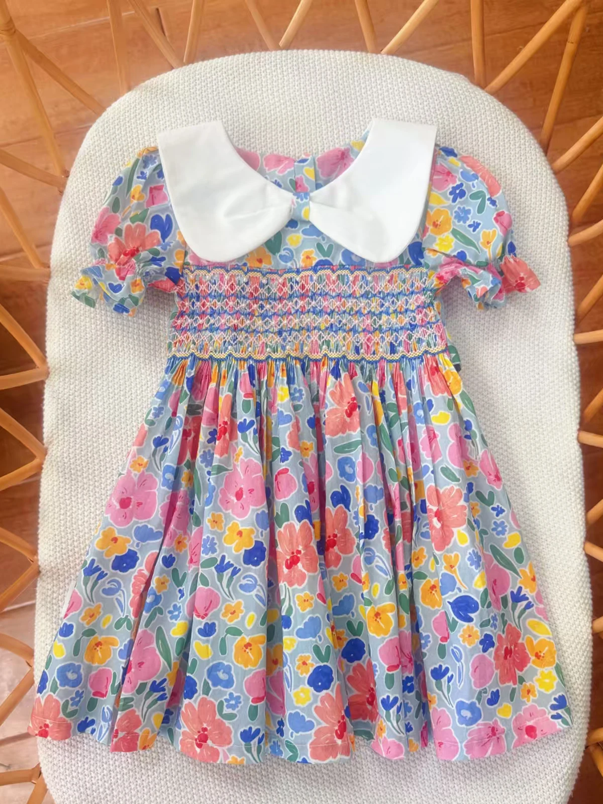 Summer Girls Handmade Embroidered Pearl Pink Blue Floral Printed Smocked Dress For Casual Party Birthday Photography A524