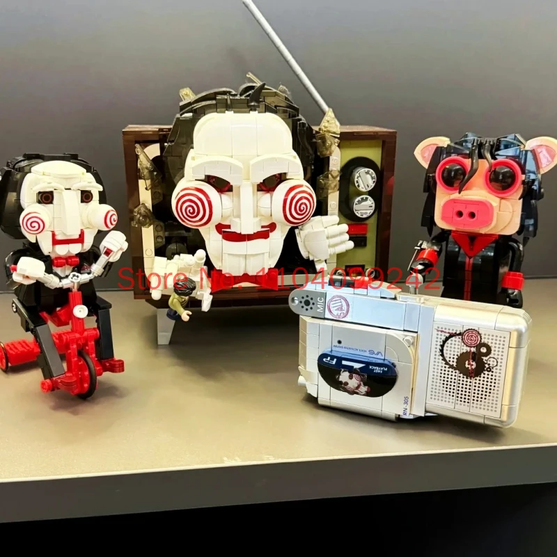 Blocs de construction authentiques de la série JAKI Chainsaw Massacre, modèle à assembler du masque de cochon poupée Billy, jouet enregistreur Salll, cadeau