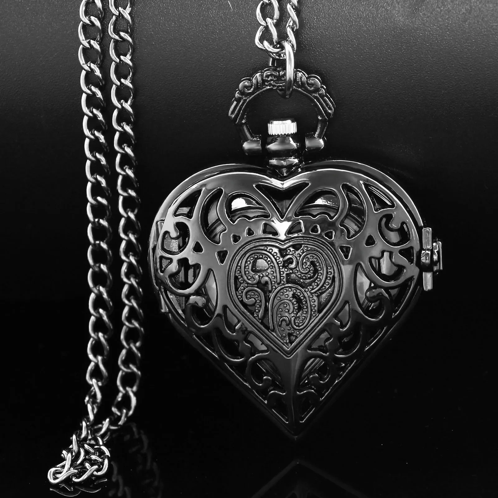 Exquisite Hollow Heart Design Pocket Watch Chain Steampunk Clock Vintage Necklace Pendant Jewelry Necklace Watch Men Women Gift