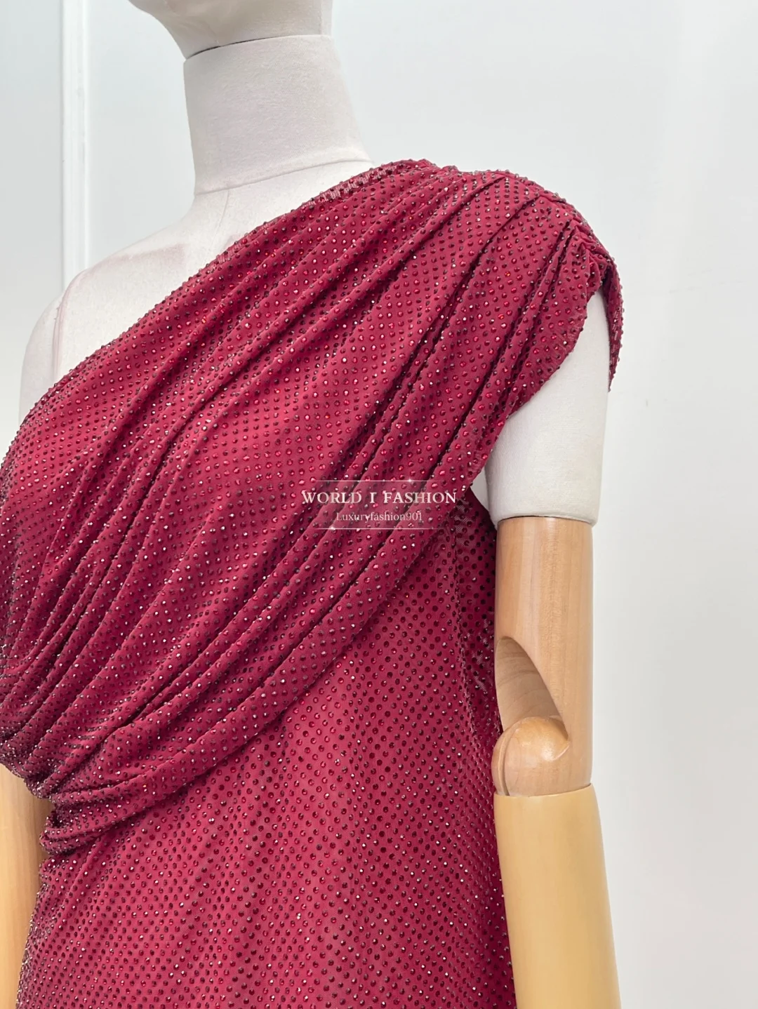 

Women Red Short Sleeve Diamonds Pressed Blouse Tops 2025 New Design