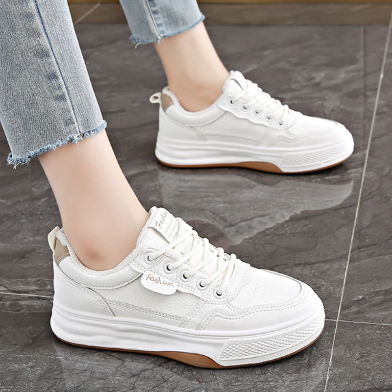 

Women's Sports Shoes with Plush Insulation, Thick Soled White Board Shoes, Outdoor Walking Cotton Winter Flat Shoes for Students