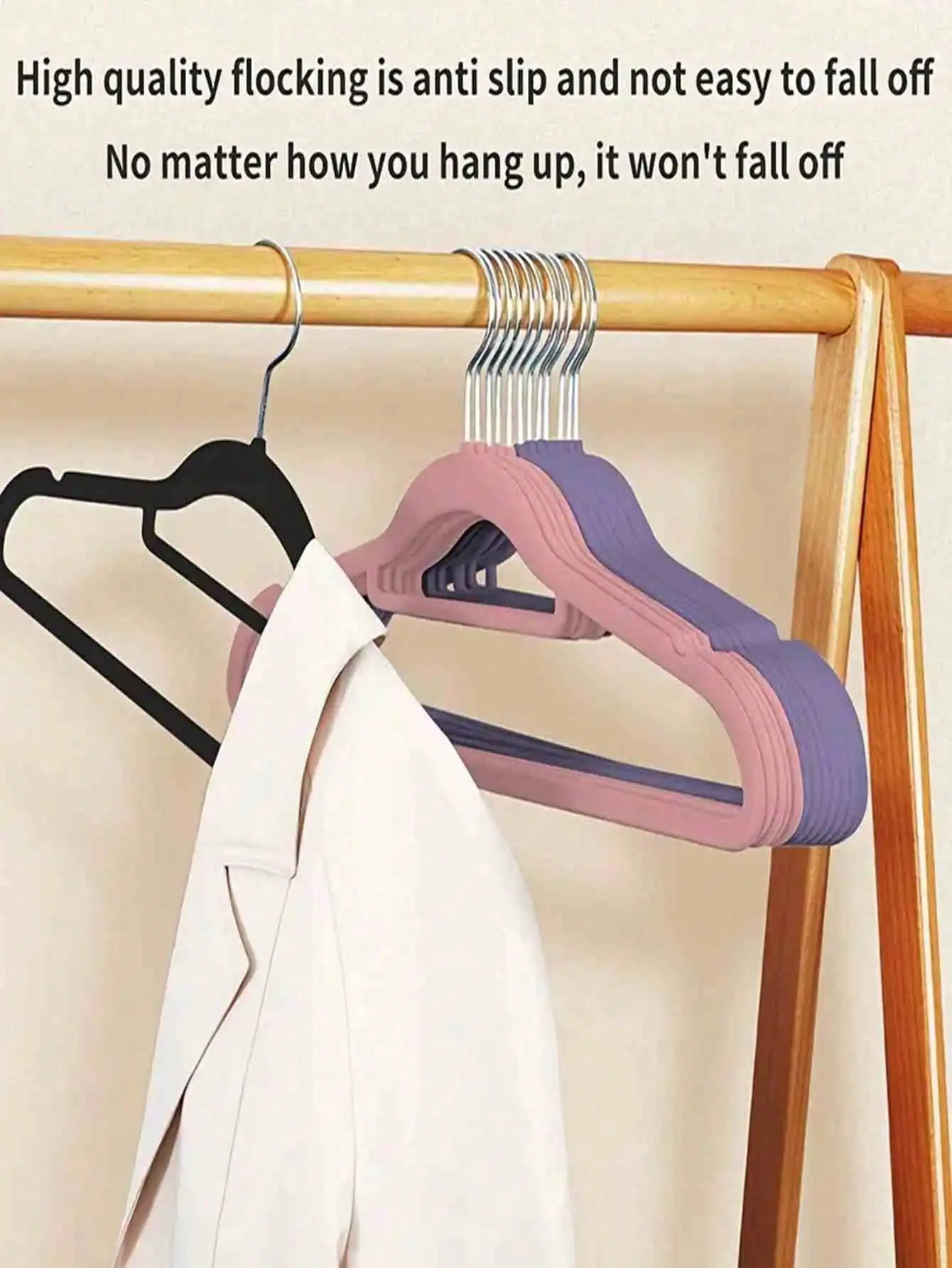 100 قطعة من الشماعات المخملية الفاخرة غير القابلة للانزلاق: سميكة موفرة للمساحة معززة للبدلات/معاطف الشتاء