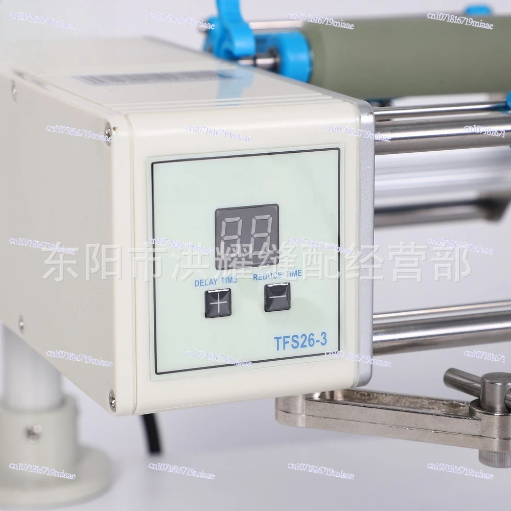 Side Feeding Type Belt Conveyor Baling Conveyor Top Feeding Type Roller Hemming Strip Feeder Round Neck Cloth Strip Conveyor