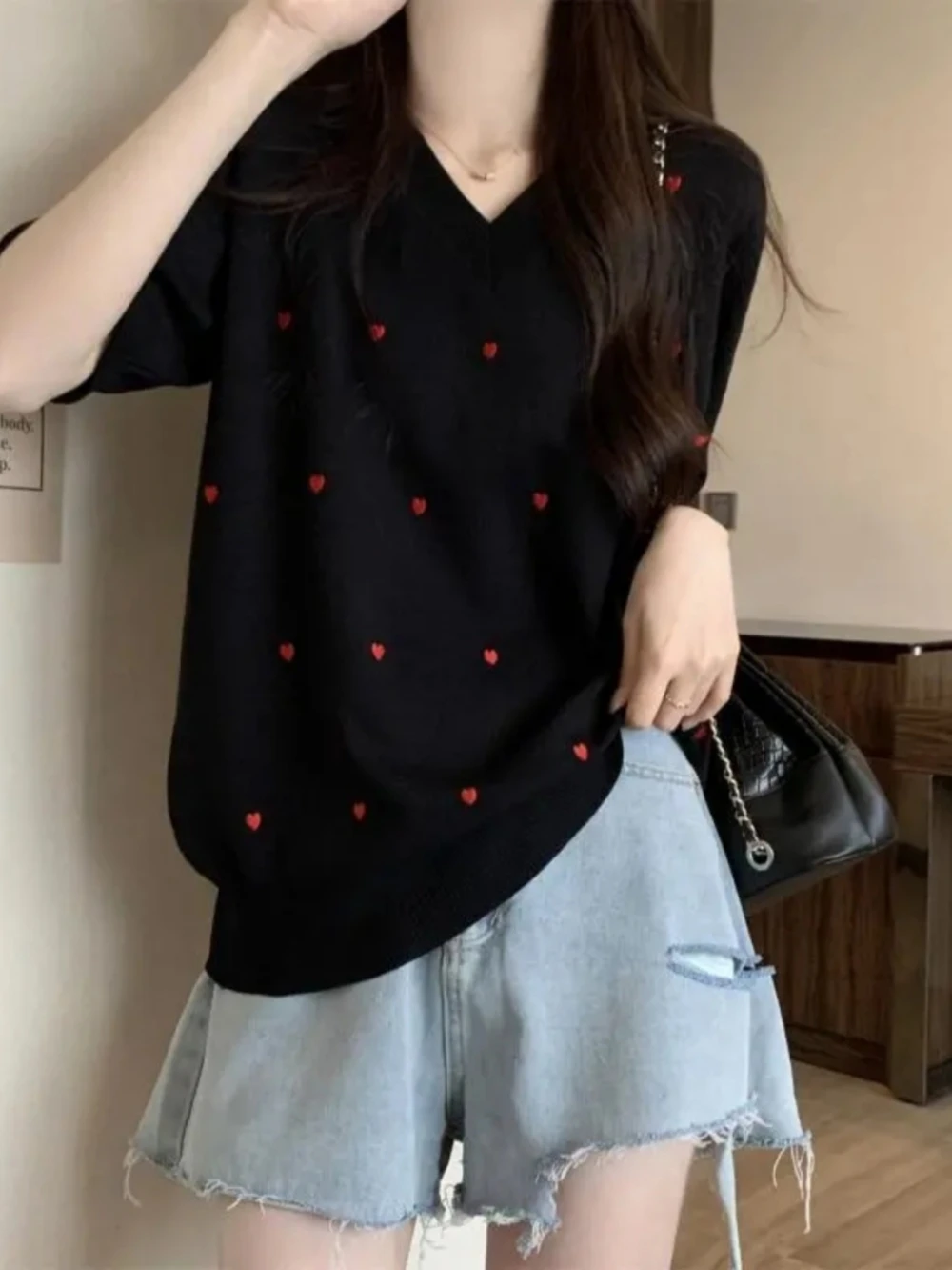 

plus Size Women's Korean Style V-Neck Short Sleeve T-Shirt Embroidered Ice Silk Loose Fit Casual Top for Summer