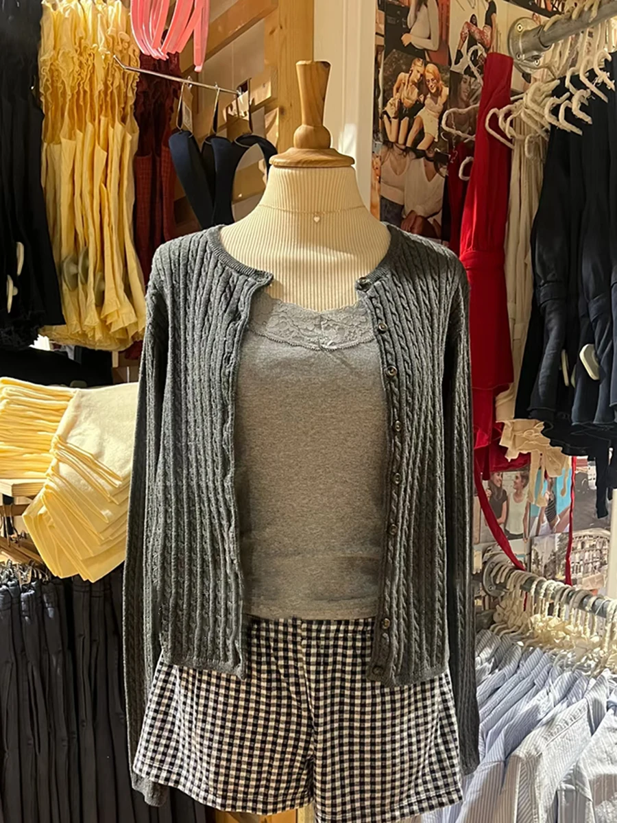 ダークグレー ツイストフラワー ニット セーター カーディガン 秋 Oネック シングルブレスト スリム ニットウェア レディース カジュアル オールマッチ 新作 クロップトップス