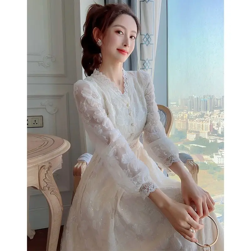 Super Fairy Lace Dress V-neck Early Autumn New Long Sleeved Waist Cinching Heavy Industry High-end Light Luxury Long Dresses