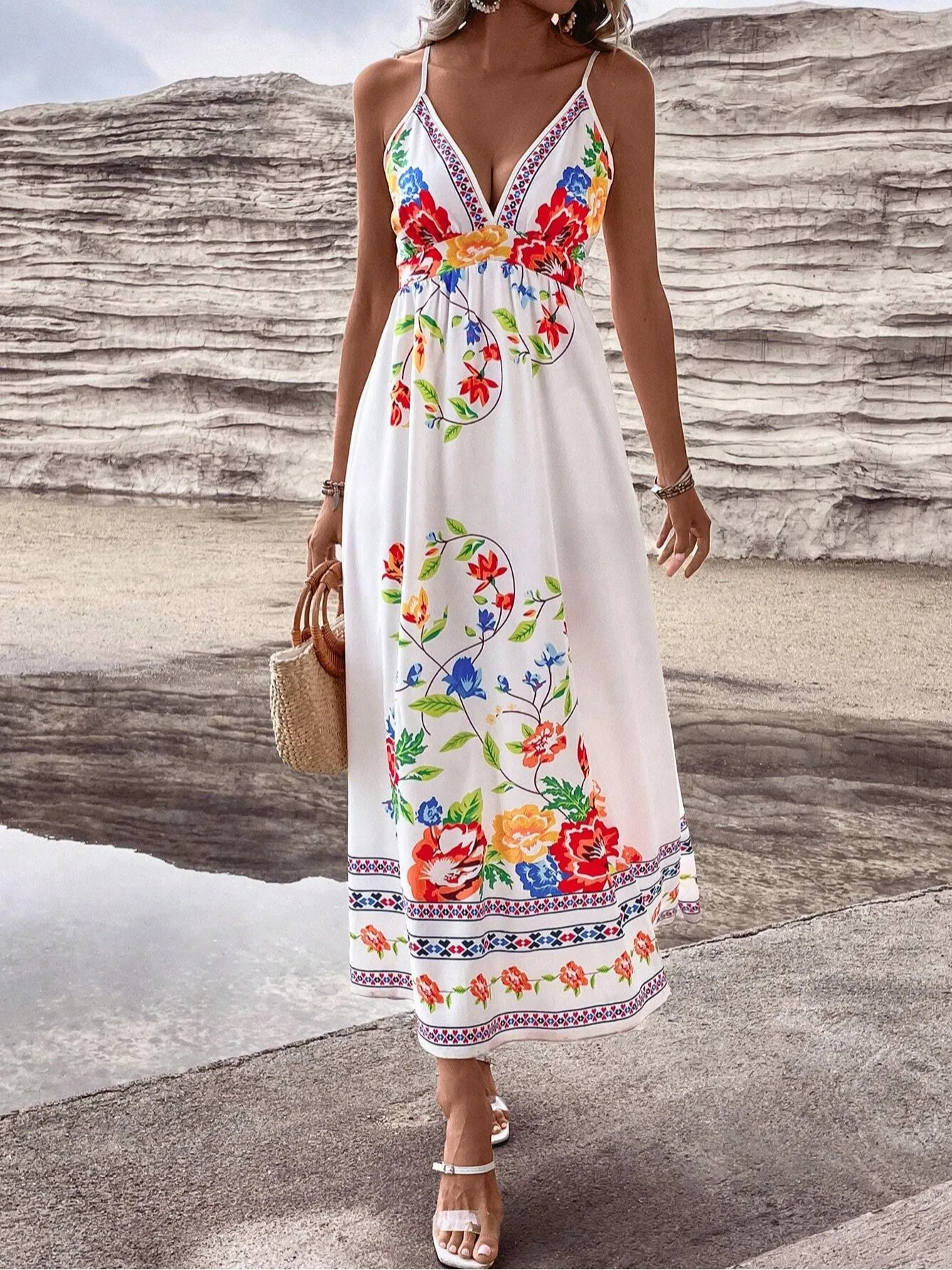 2024 New Fashionable Retro-oriented Printed Bohemian Holiday Style, Waist-narrowing Temperament Sling Dress