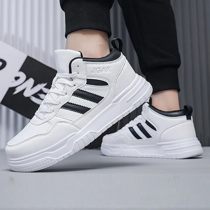 

Extra Large Size New Light Skateboarding Shoes Men Breathable Sneakers Trekking Shoes Men Soft Outdoor Walking Men Size 39-50